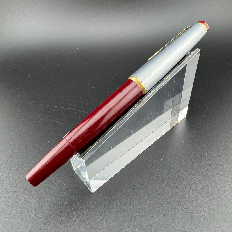 Montblanc No. 32 S Burgundy Fountain Pen 14K Gold Extra-Fine Nib Serviced