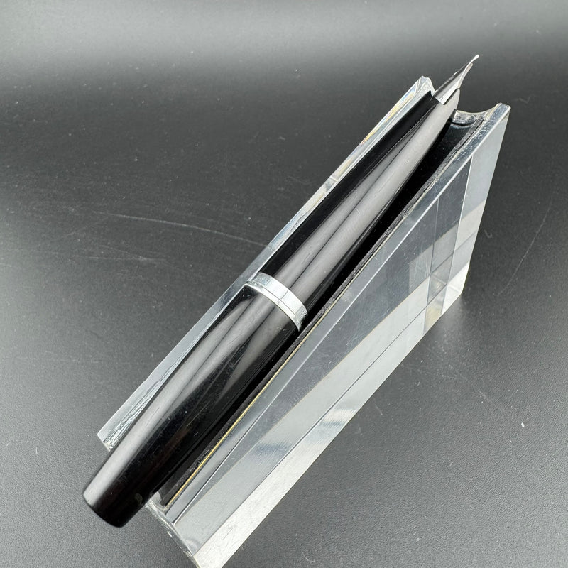 Pilot Elite Checkered Pocket Fountain Pen 18K Gold Fine Nib May 1978