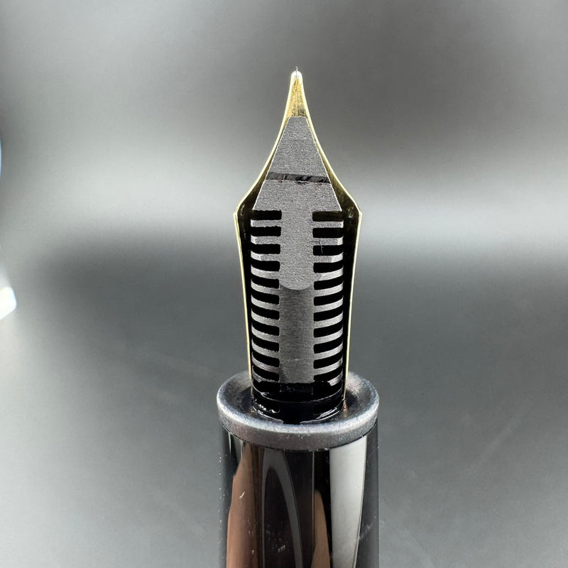Montblanc Meisterstück No. 146 Fountain Pen 14K Gold Fine Nib Serviced
