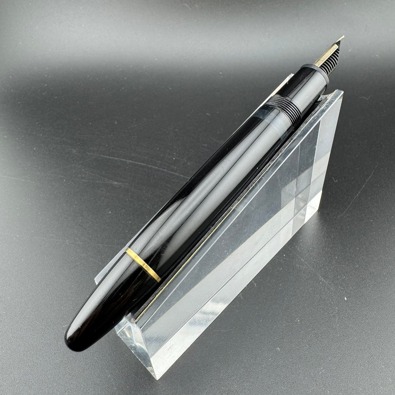 Montblanc Meisterstück No. 146 Fountain Pen 14K Gold Fine Nib Serviced