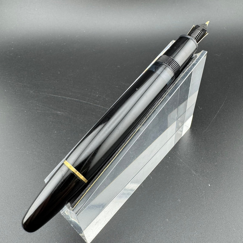 Montblanc Meisterstück No. 146 Fountain Pen 14K Gold Fine Nib Serviced