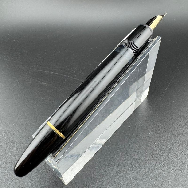 Montblanc Meisterstück No. 146 Fountain Pen 14K Gold Fine Nib Serviced
