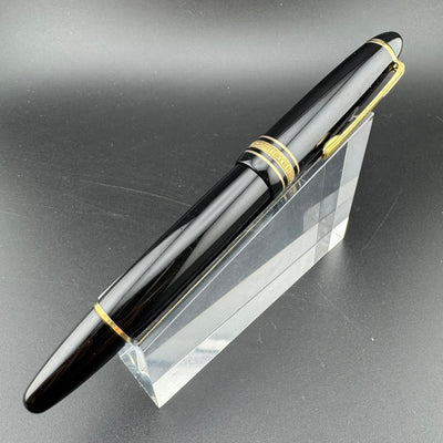 Montblanc Meisterstück No. 146 Fountain Pen 14K Gold Fine Nib Serviced