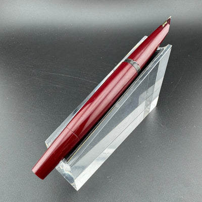 Montblanc Classic No. 320 Burgundy Fountain Pen 14K Gold Broad Nib Serviced