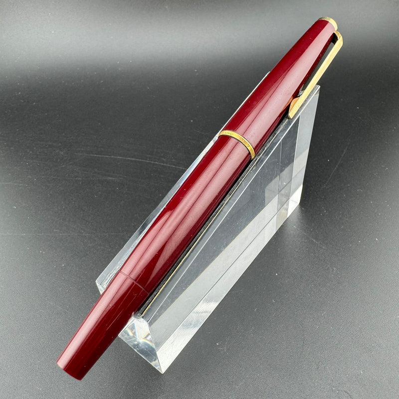 Montblanc Classic No. 320 Burgundy Fountain Pen 14K Gold Broad Nib Serviced