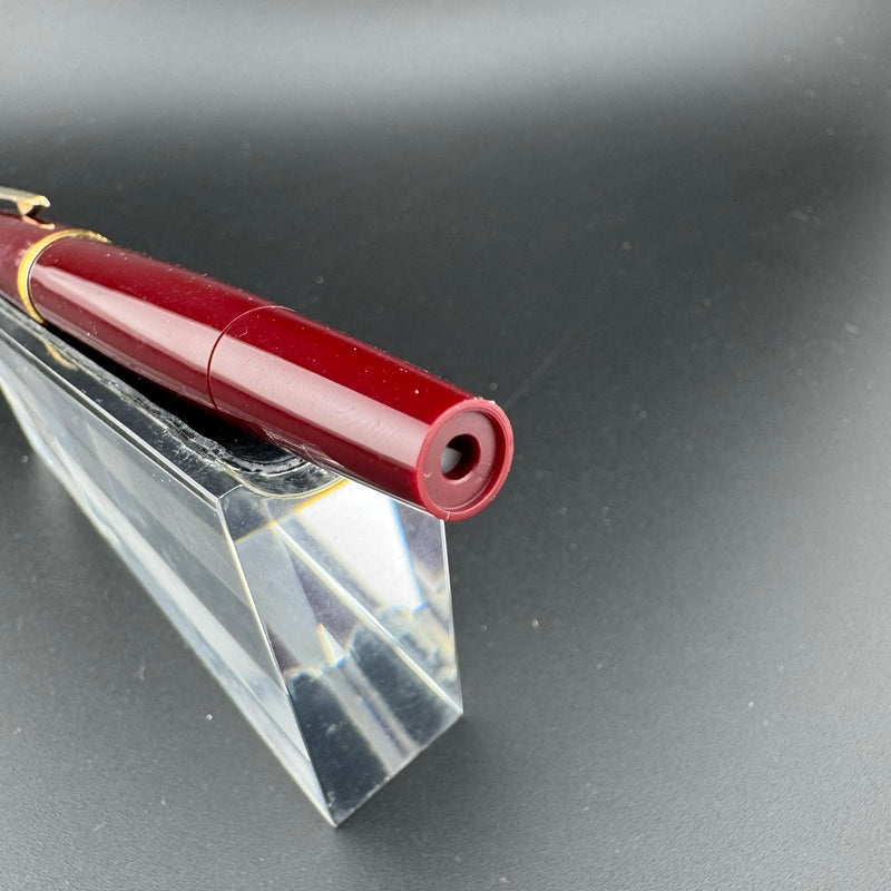 Montblanc Classic No. 320 Burgundy Fountain Pen 14K Gold Broad Nib Serviced