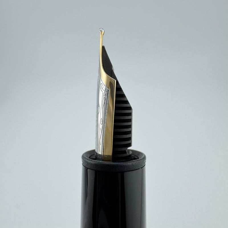Montblanc Meisterstück No. 146 Fountain Pen 14K Gold Fine Nib Serviced
