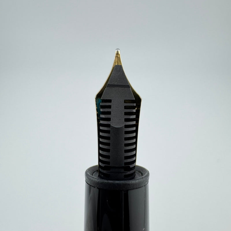 Montblanc Meisterstück No. 146 Fountain Pen 14K Gold Fine Nib Serviced