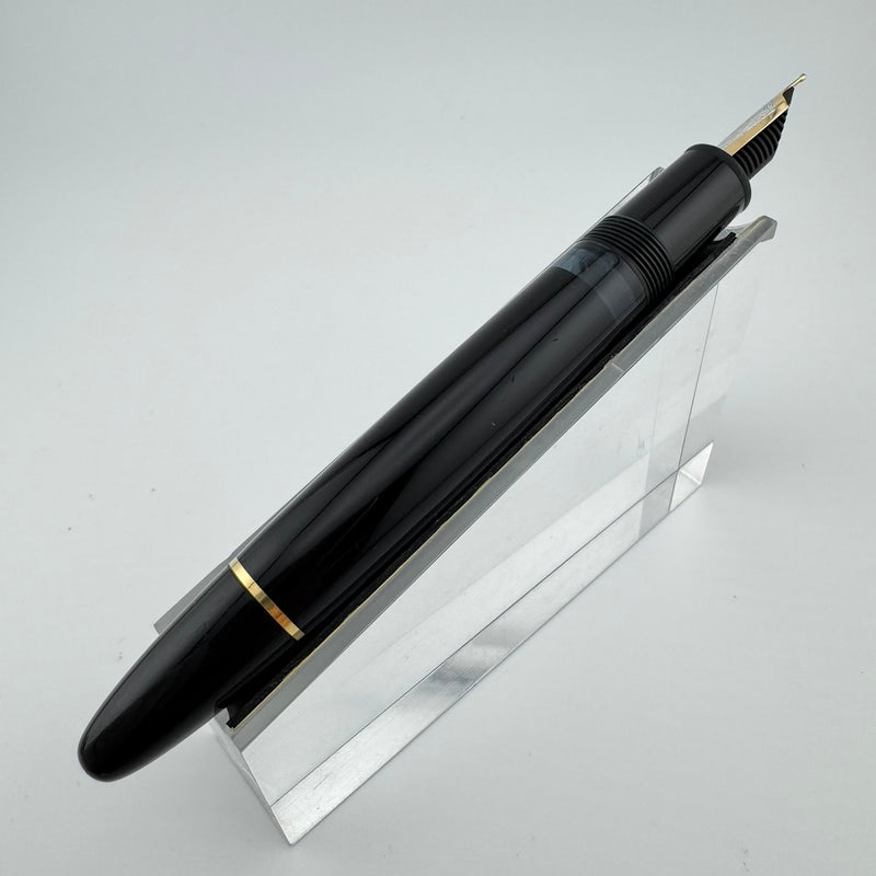 Montblanc Meisterstück No. 146 Fountain Pen 14K Gold Fine Nib Serviced