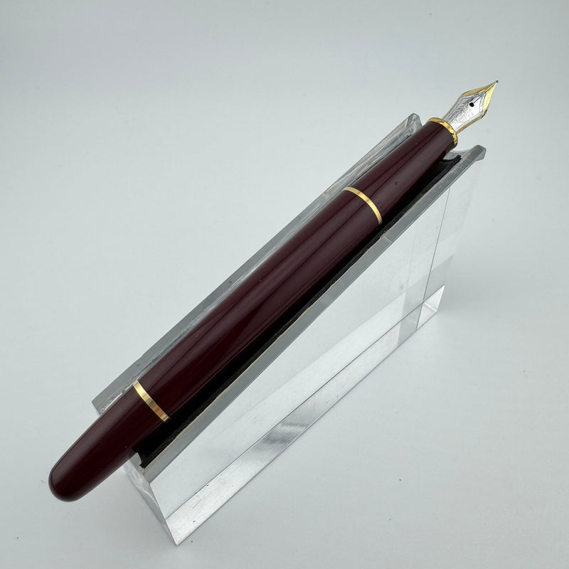 Montblanc Meisterstück No. 144 Burgundy Classique Fountain Pen 14K Gold Fine Nib