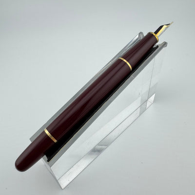 Montblanc Meisterstück No. 144 Burgundy Classique Fountain Pen 14K Gold Fine Nib