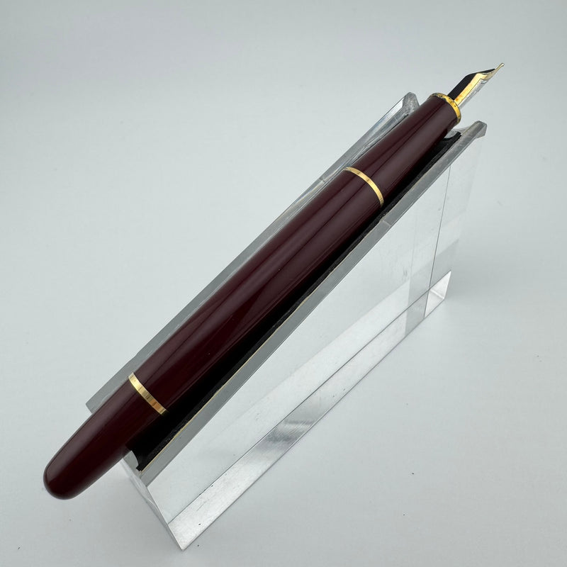 Montblanc Meisterstück No. 144 Burgundy Classique Fountain Pen 14K Gold Fine Nib