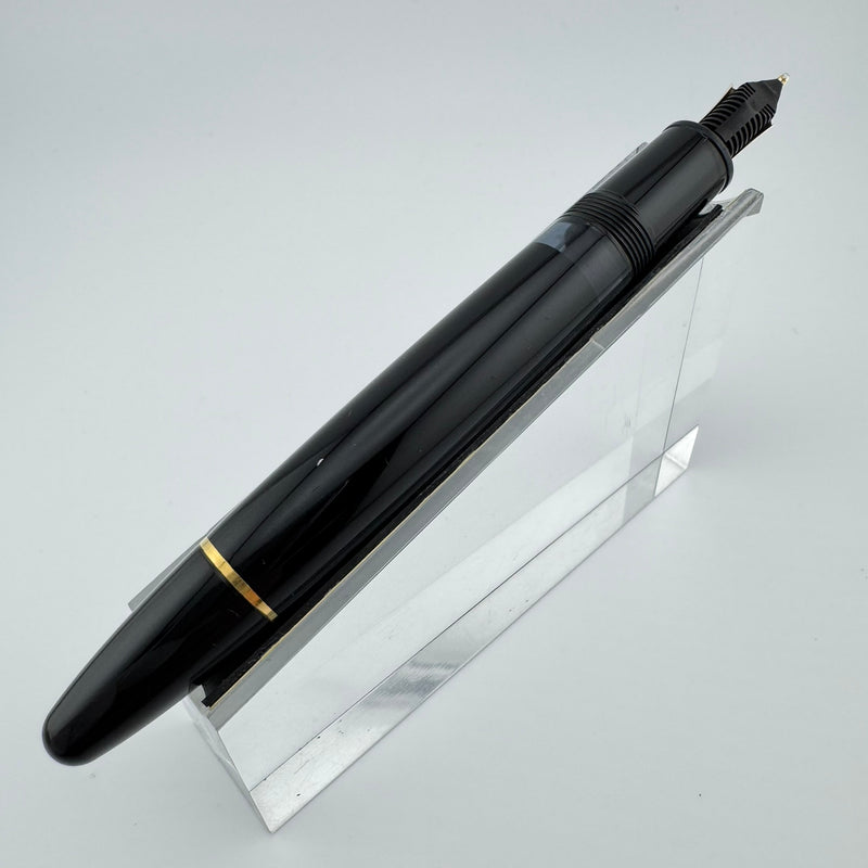 Montblanc Meisterstück No. 146 Fountain Pen 14K Gold OB Nib Serviced