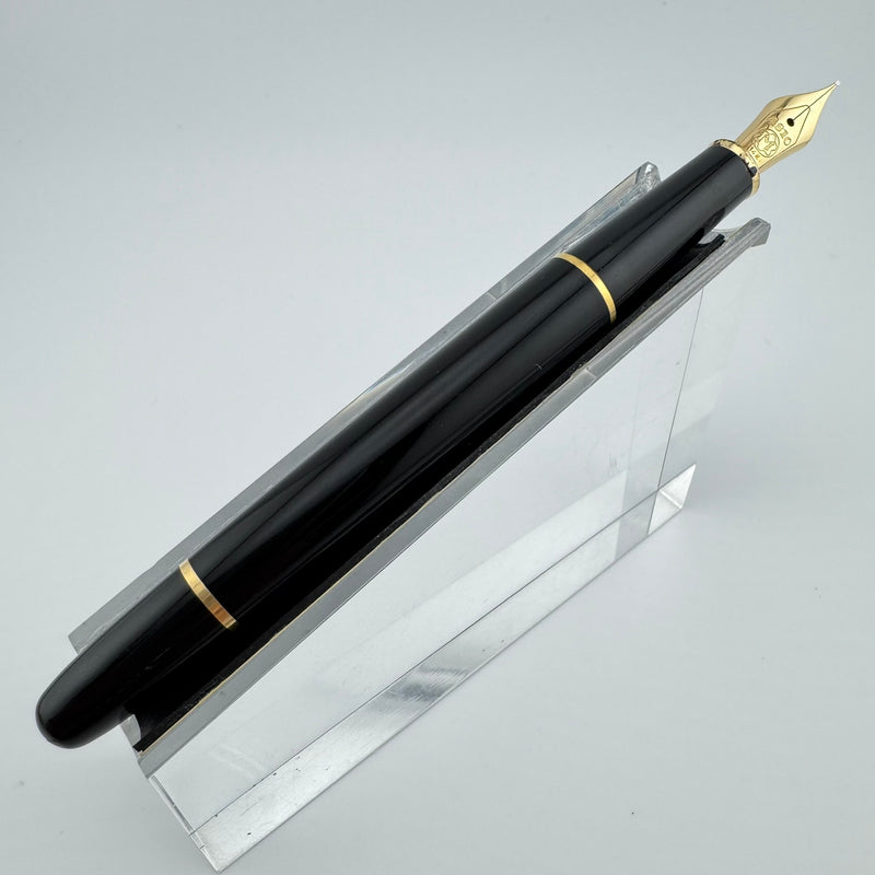 Montblanc Meisterstück No. 144 Classique Fountain Pen 14K Gold Extra-Fine Nib