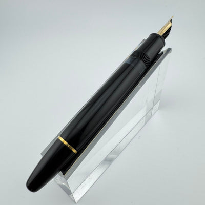 Montblanc Meisterstück No. 146 Fountain Pen 14K Gold Fine Nib Serviced
