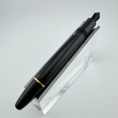 Montblanc Meisterstück No. 146 Fountain Pen 14K Gold Fine Nib Serviced