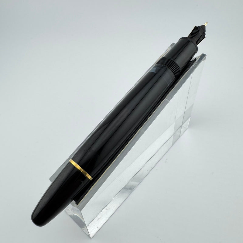 Montblanc Meisterstück No. 146 Fountain Pen 14K Gold Fine Nib Serviced