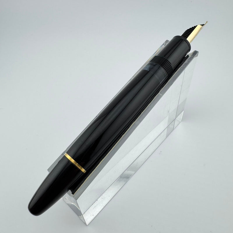 Montblanc Meisterstück No. 146 Fountain Pen 14K Gold Fine Nib Serviced