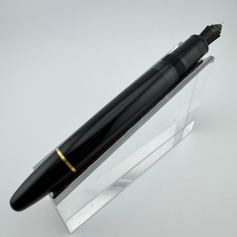 Montblanc Meisterstück No. 146 Fountain Pen 14K Gold Fine Nib Serviced