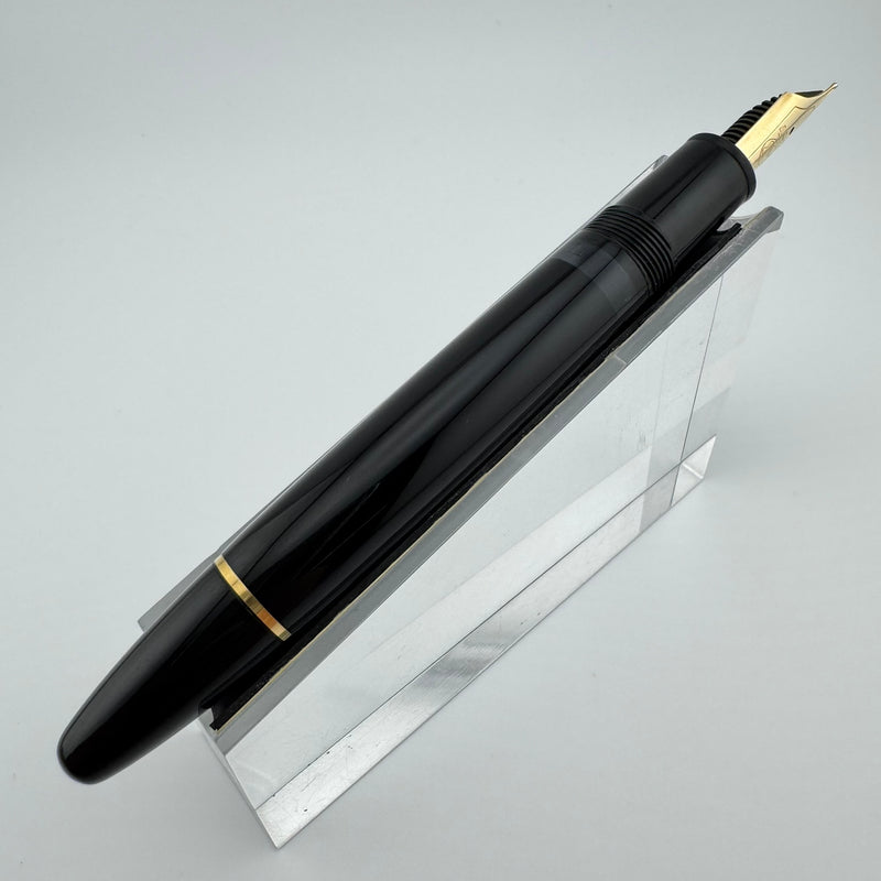 Montblanc Meisterstück No. 146 Fountain Pen 14K Gold Fine Nib Serviced