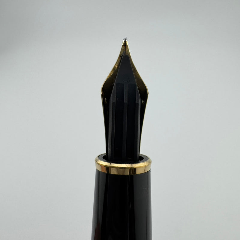 Montblanc Meisterstück No. 144 Classique Fountain Pen 18K Gold Medium Nib