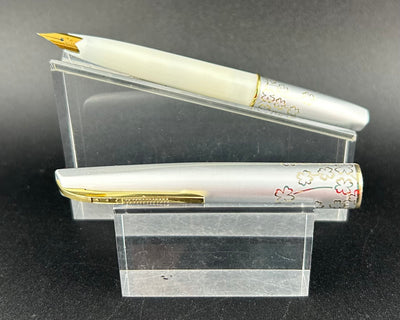 Platinum Gold flowers Pocket Pen 18K Gold, Extra Fine nib