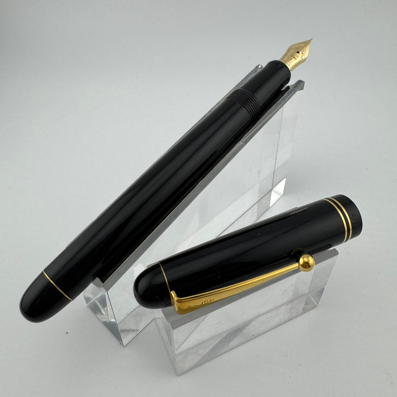 Pilot Custom 67 Black Resin Fountain Pen 14K Gold Fine Nib