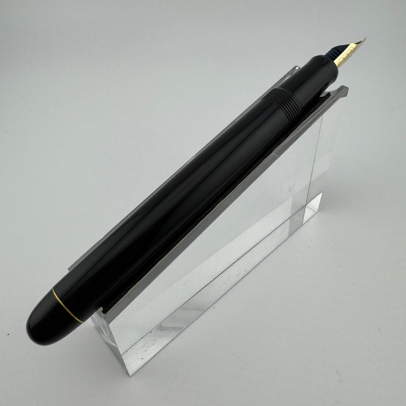 Pilot Custom 67 Black Resin Fountain Pen 14K Gold Fine Nib