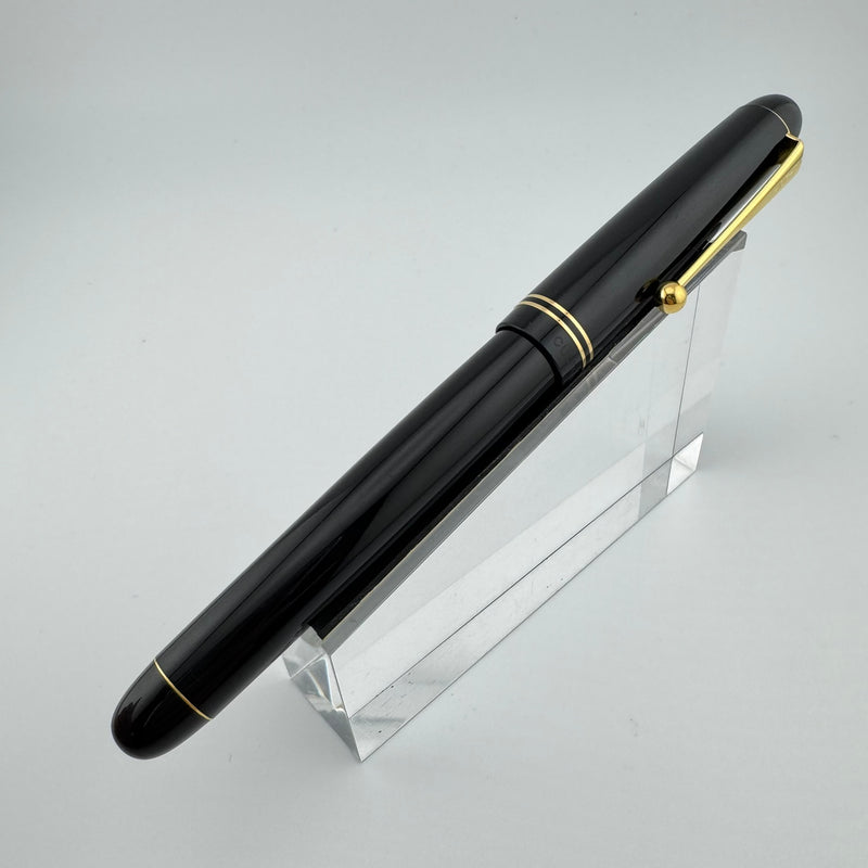 Pilot Custom 67 Black Resin Fountain Pen 14K Gold Fine Nib