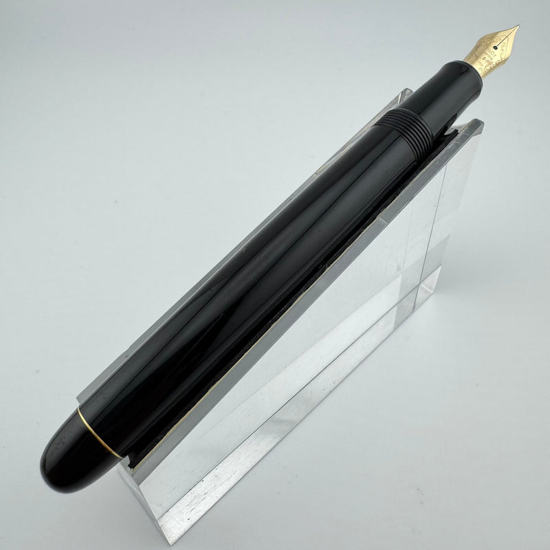 Pilot Custom 67 Black Resin Fountain Pen 14K Gold Medium Nib