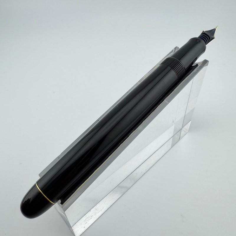 Pilot Custom 67 Black Resin Fountain Pen 14K Gold Medium Nib