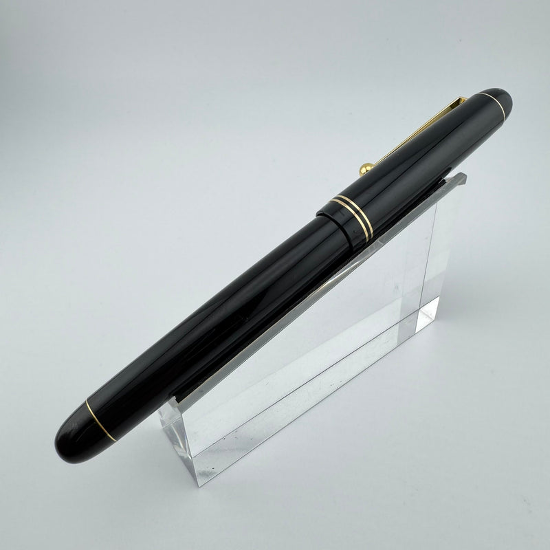 Pilot Custom 67 Black Resin Fountain Pen 14K Gold Medium Nib