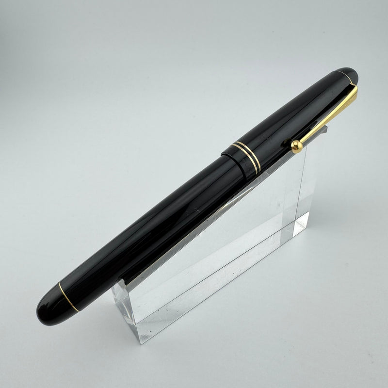Pilot Custom 67 Black Resin Fountain Pen 14K Gold Medium Nib