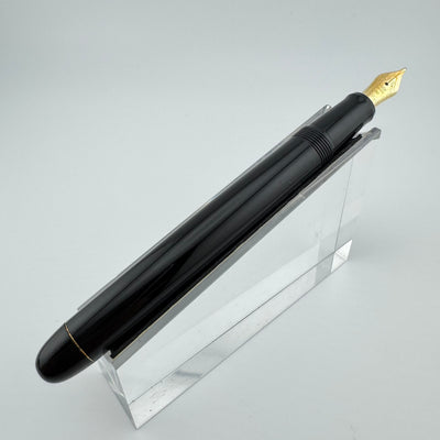 Pilot Custom 67 Black Resin Fountain Pen 14K Gold Broad Nib