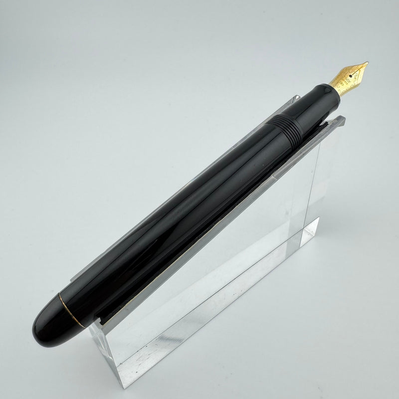 Pilot Custom 67 Black Resin Fountain Pen 14K Gold Broad Nib