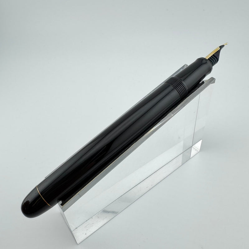 Pilot Custom 67 Black Resin Fountain Pen 14K Gold Broad Nib
