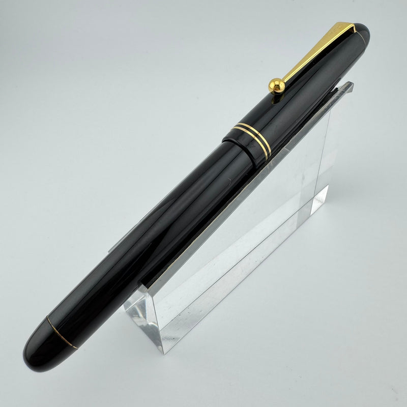 Pilot Custom 67 Black Resin Fountain Pen 14K Gold Broad Nib