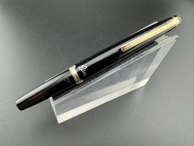 Pilot Elite Pocket Fountain Pen 18K Gold Script Fine Nib Nov 1969