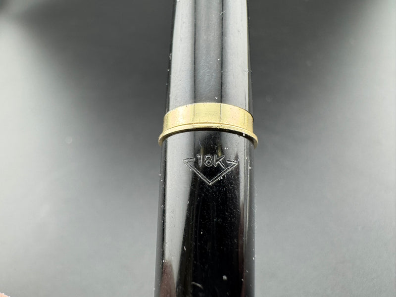 Pilot Elite Pocket Fountain Pen 18K Gold Script Fine Nib Nov 1969