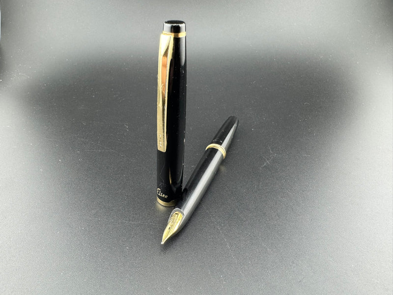 Pilot Elite Pocket Fountain Pen 18K Gold Manifold Medium Nib Jun 1973