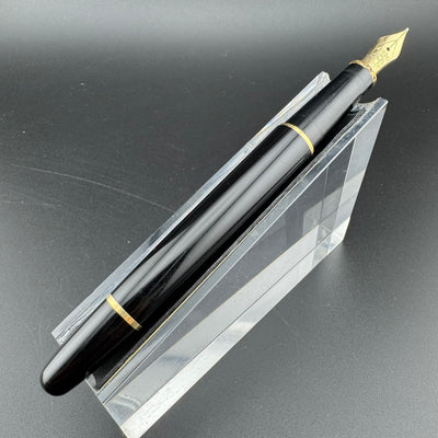 Montblanc Meisterstück No. 144 Classique Fountain Pen 14K Gold Extra-Fine Nib