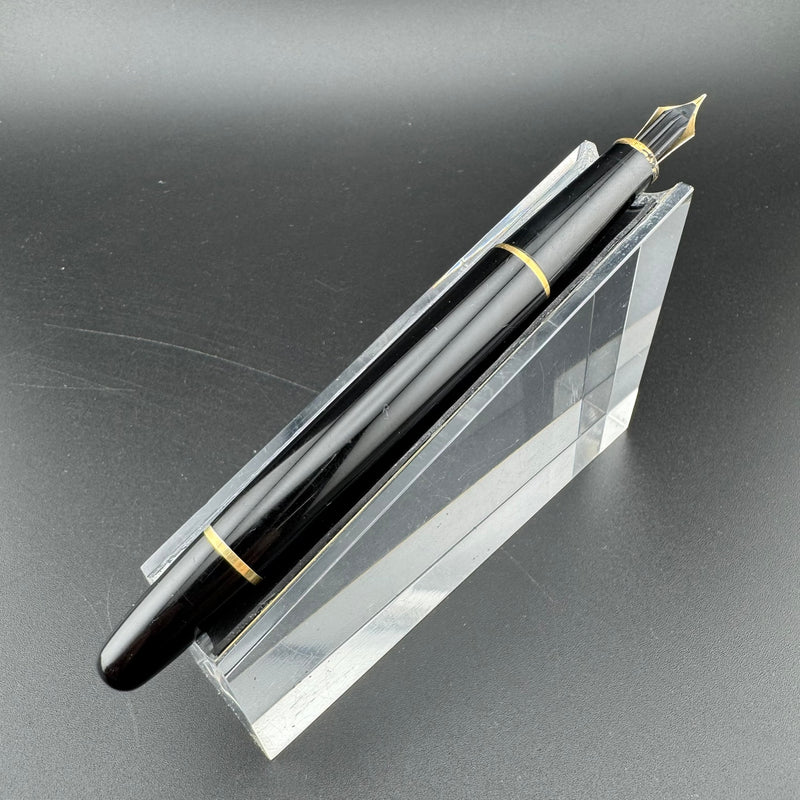 Montblanc Meisterstück No. 144 Classique Fountain Pen 14K Gold Extra-Fine Nib