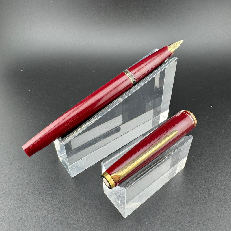 Montblanc 220P Red Resin C/C Fountain Pen GP Steel Fine Nib