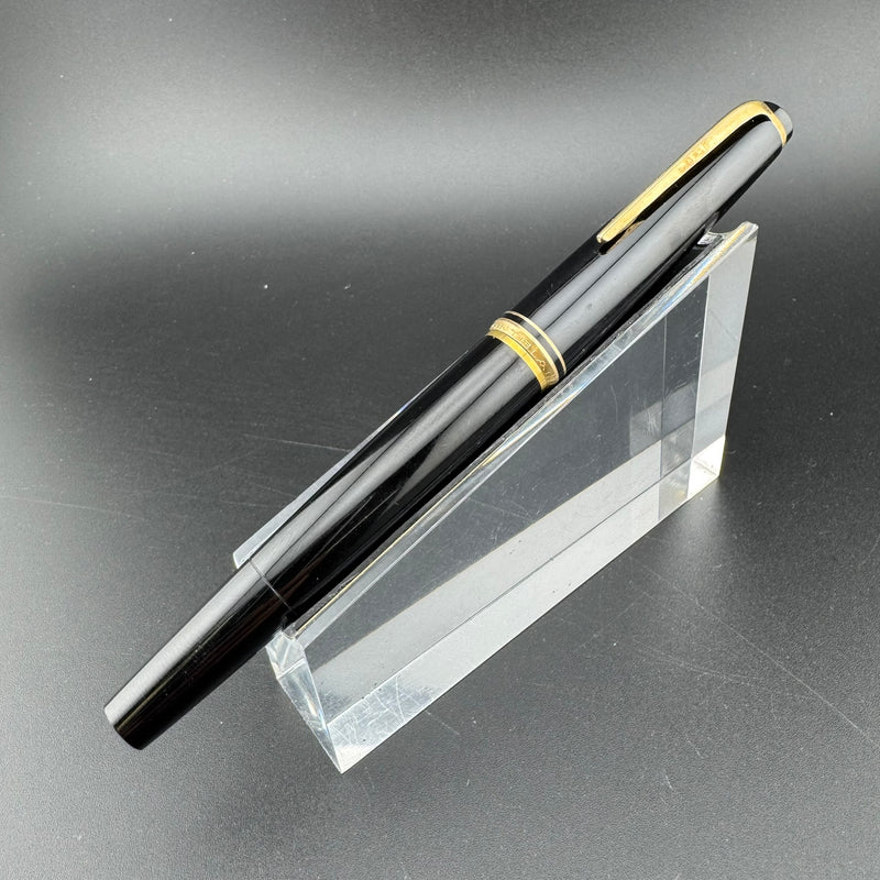 Montblanc No. 22 Black Resin Fountain Pen 14K Gold Extra-Fine Nib Serviced