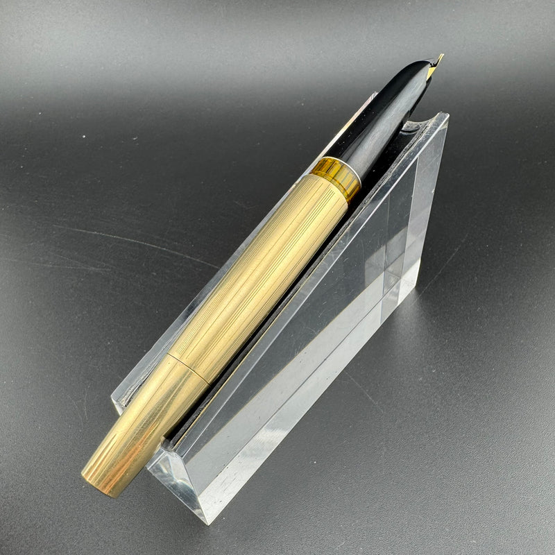 Montblanc Meisterstück No. 82 Rolled Gold Fountain Pen 18K Gold Fine Nib Serviced
