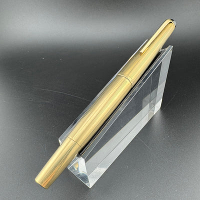 Montblanc Meisterstück No. 82 Rolled Gold Fountain Pen 18K Gold Fine Nib Serviced