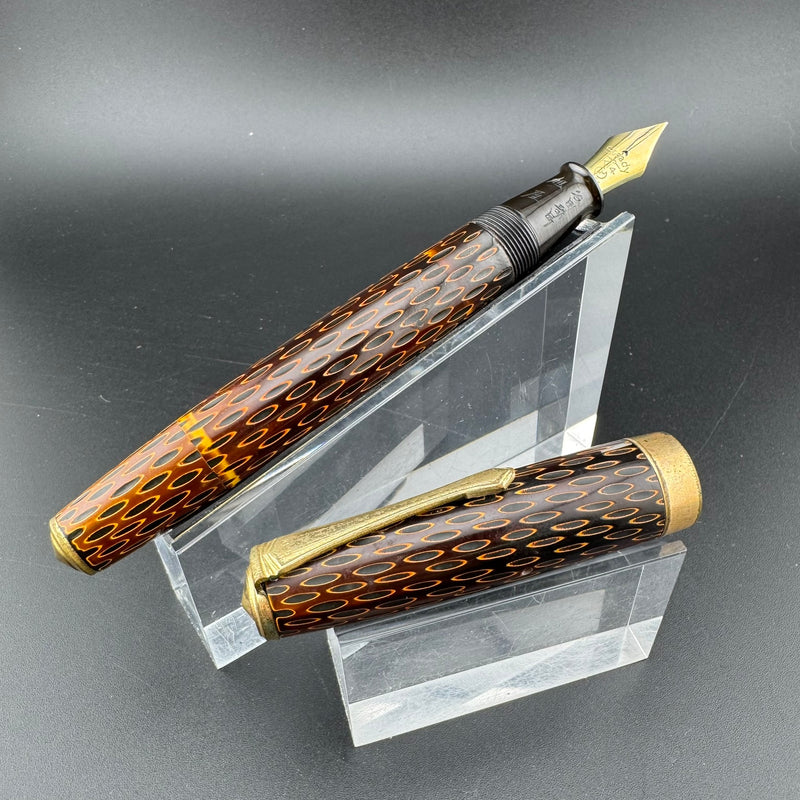 Steady Kamakura-Bori Urushi Eyedropper Fountain Pen 14K Gold Extra-Fine Nib