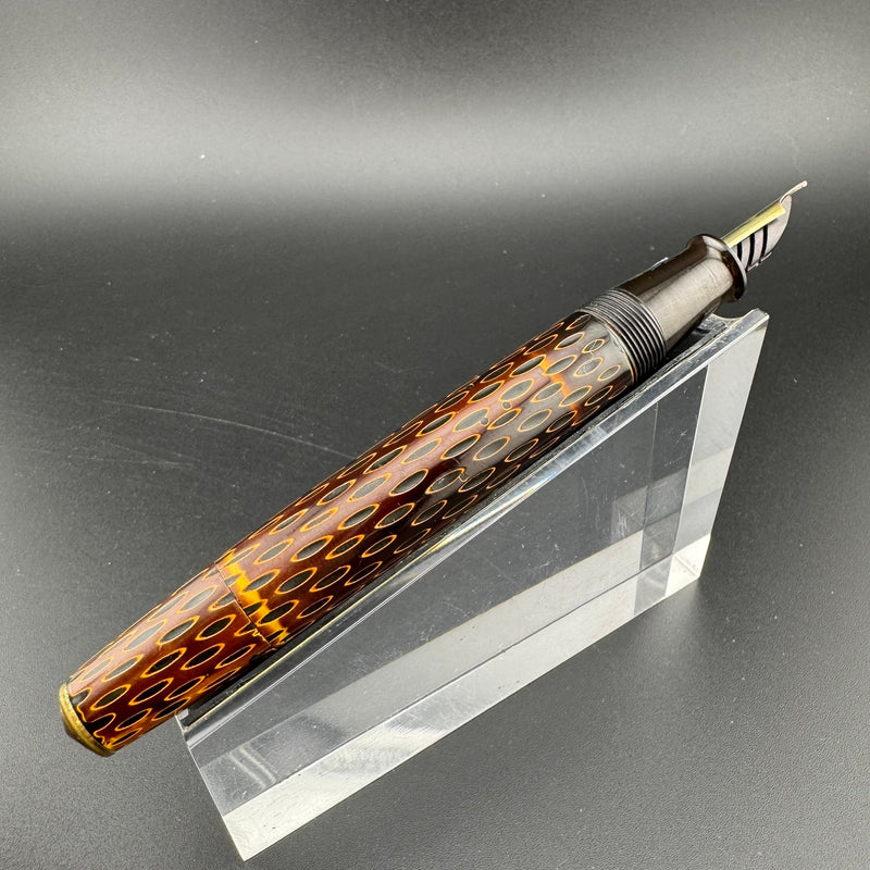 Steady Kamakura-Bori Urushi Eyedropper Fountain Pen 14K Gold Extra-Fine Nib