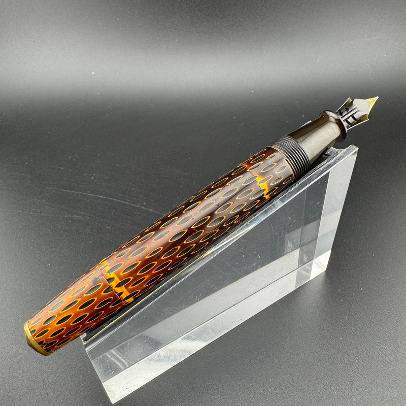 Steady Kamakura-Bori Urushi Eyedropper Fountain Pen 14K Gold Extra-Fine Nib