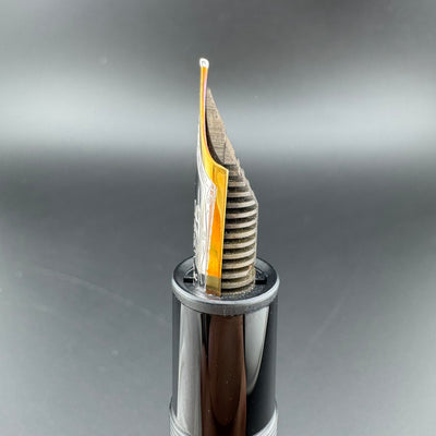 Montblanc No. 1467 Solitaire Solid 18K Gold Fountain Pen 18K Gold Extra-Fine Nib